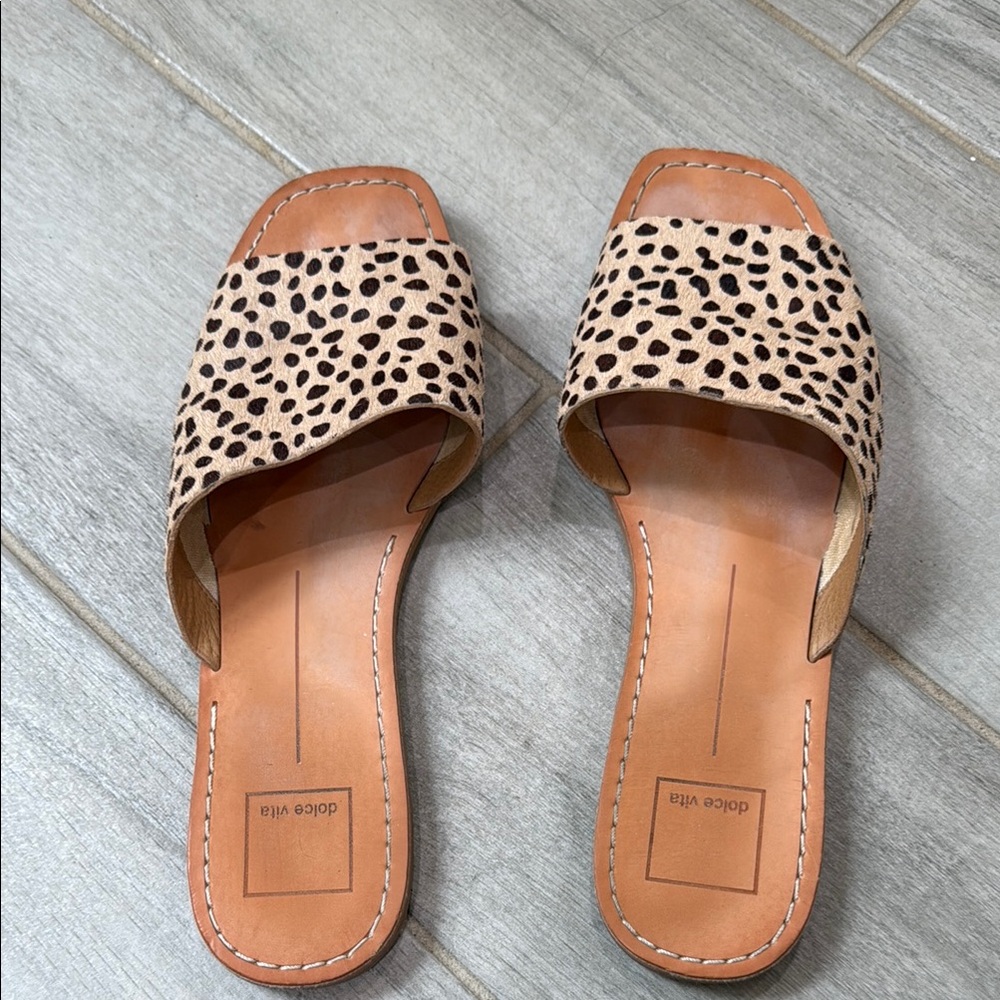 Dolce Vita Tan and Black Slide Sandals size 8